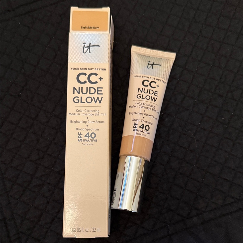 IT Cosmetics CC+ Nude Glow Foundation - Light Medium